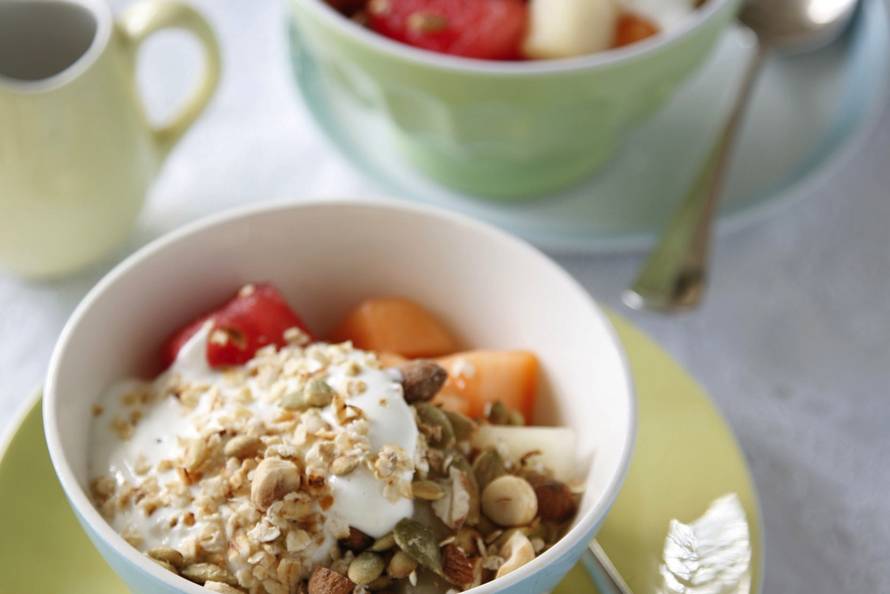 Griekse yoghurt met zelfgemaakte notenmuesli